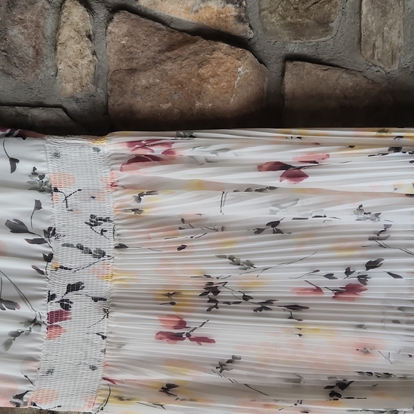 White House Black Market White Floral Dress ♥ - Picture 6 of 11